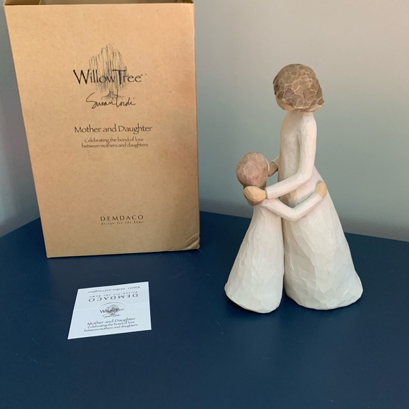 “Mother & Daughter” Willow Tree Susan Lordi. New condition in original box.
